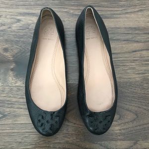 Tory Burch Moore Leather Flat in Black